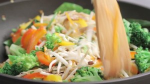 928556426-paletta-stir-frying-wok-germoglio